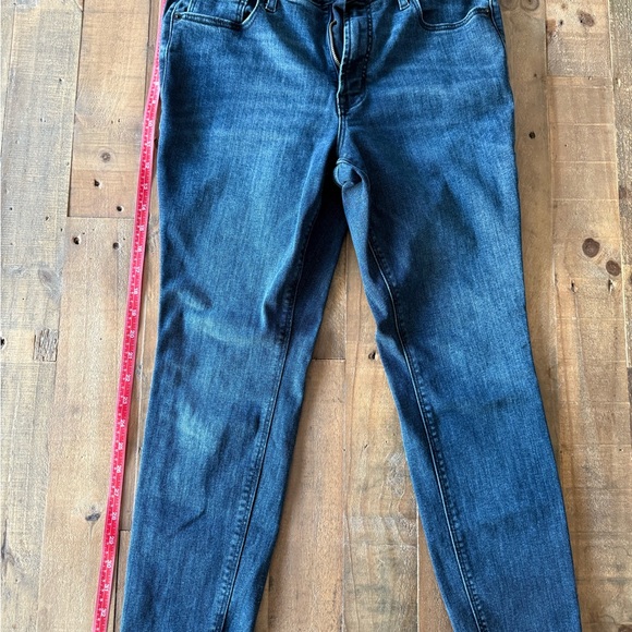 EUC Old Navy Super Skinny Rockstar - 12 Short - Picture 2 of 3